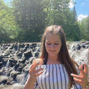 Meet your Posher, Amy